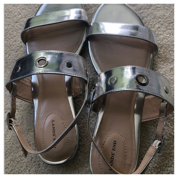 LANDS’ END SILVER METALLIC SANDALS - Picture 3 of 4